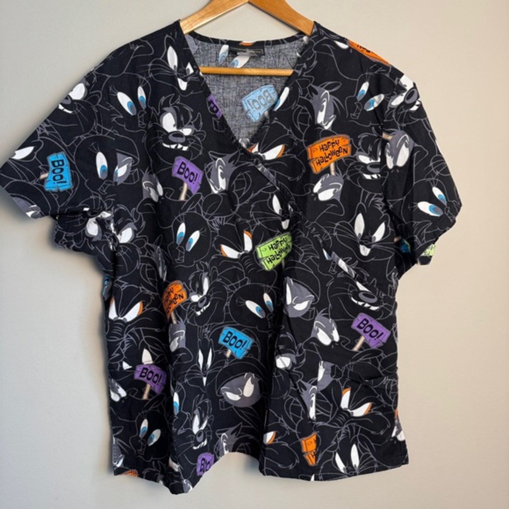 Looney Tunes Marvin the Martian Halloween Scrub Top V-Neck Black 3XL Spooky Cute